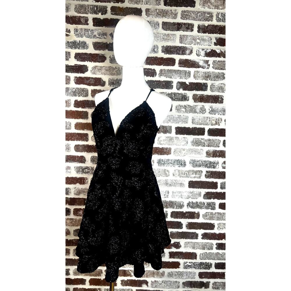 Emerald Sundae Fit And Flare Style Lace Back Plunging Neckline JUNIORS Size L